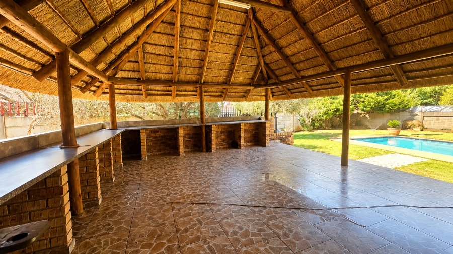 6 Bedroom Property for Sale in Flamwood North West